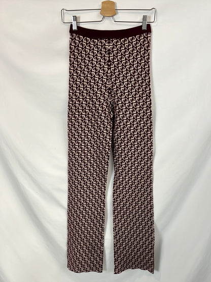 CLAUDIE PIERLOT. Total look punto burdeos estampado. T 1 (S)