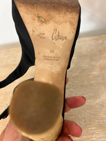 CASTAÑER. Sandalia negra detalles. T 38