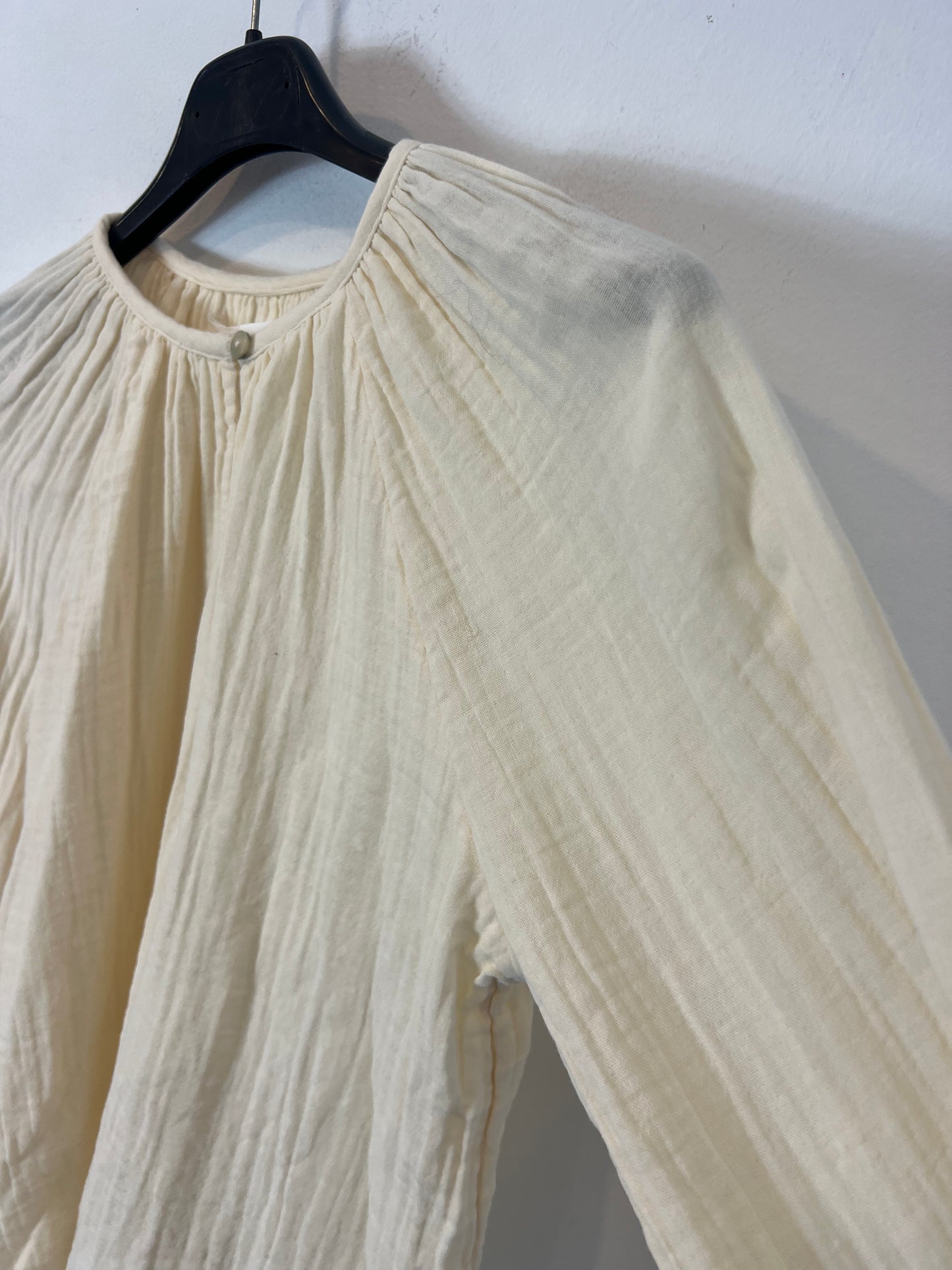 ZARA. Beige vest and blouse set. Size 13-14 years (XS)