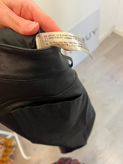 UTERQÜE. Black leather Ts trousers