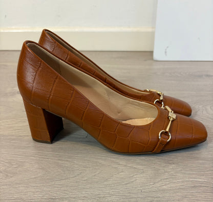 HOGL. Zapatos piel camel hebilla dorada. T 38