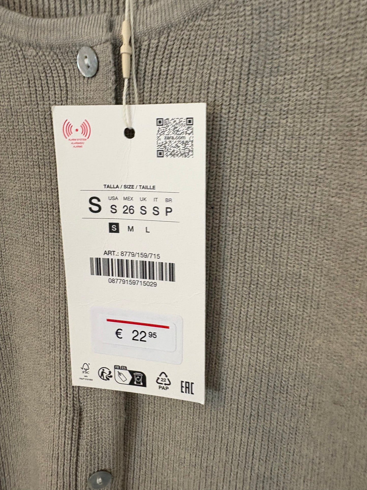 ZARA. Top punto abotonado