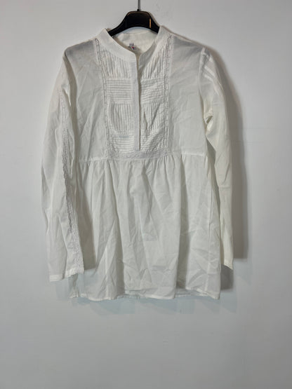 OTHERS. White blouse with neckline detail. TM