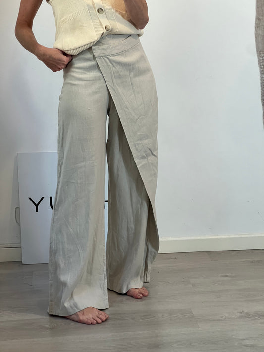 ZARA. Pantalón fluido cruzado  T.s