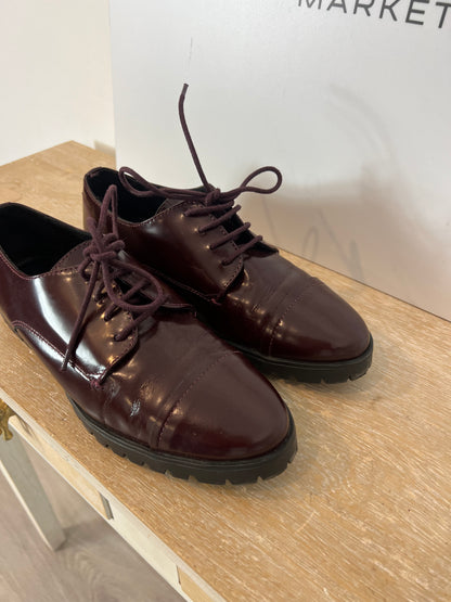 MARIPAZ. Burgundy patent leather shoes, size 38