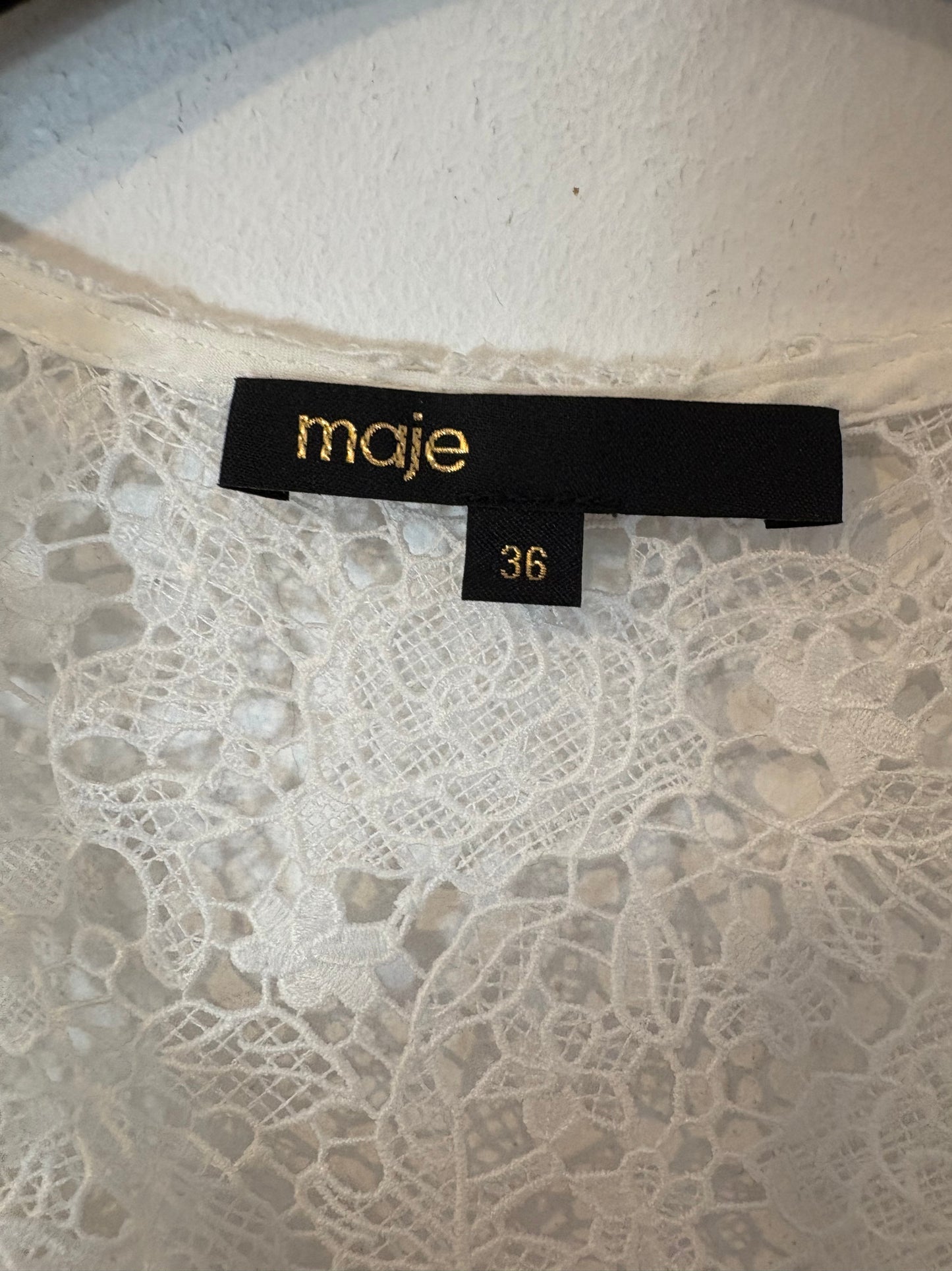 MAJE. Vestido blanco encaje