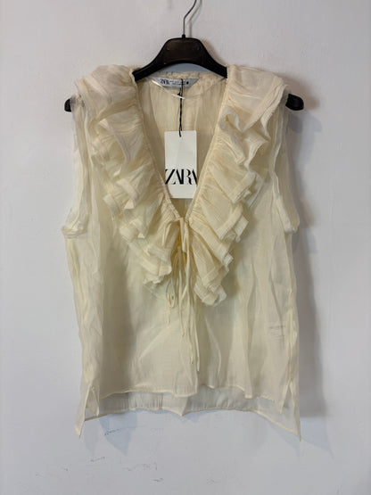 ZARA. Blusa volante crudo