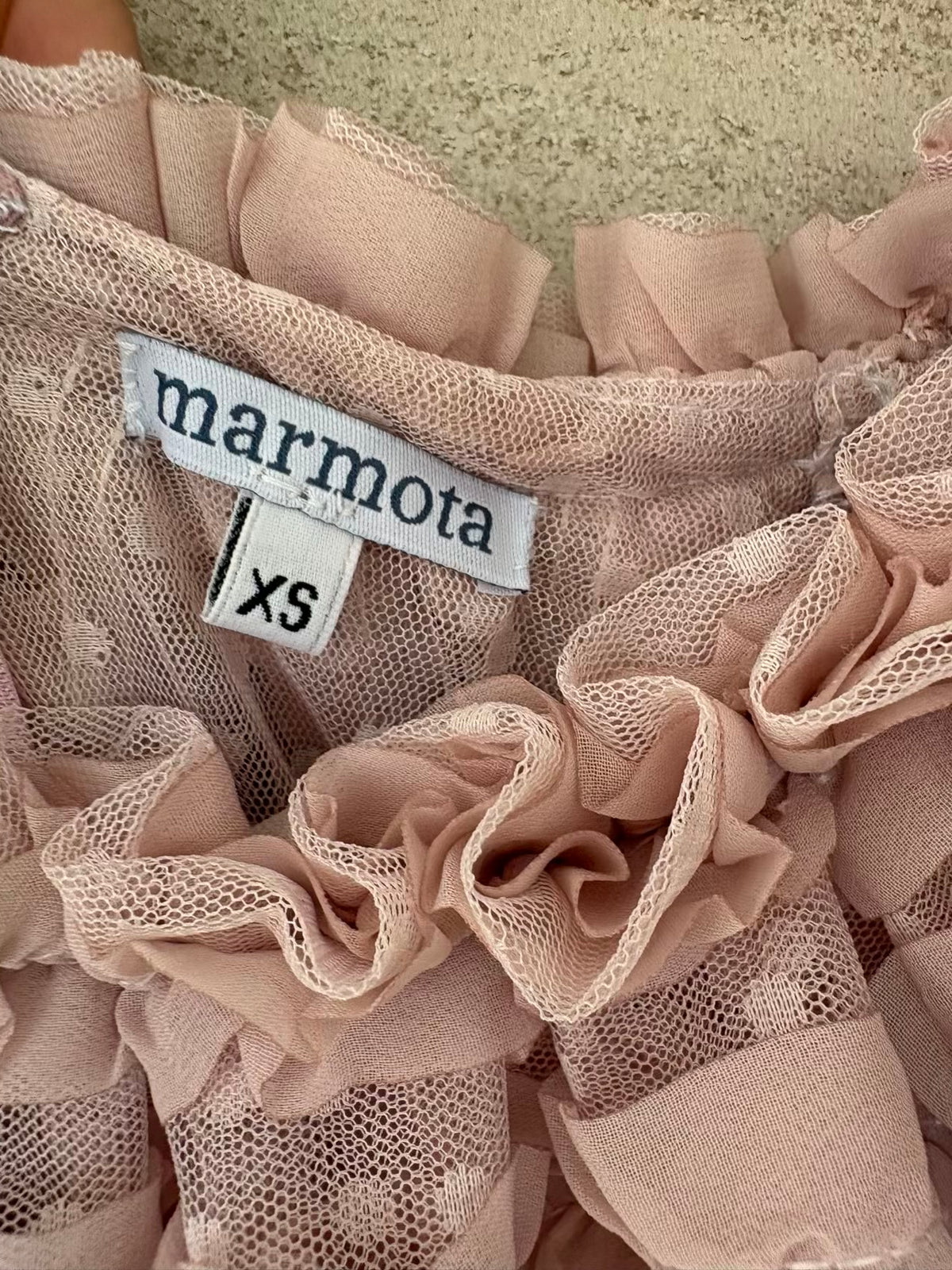 MARMOTA. Vestido largo de gala en tul plumeti rosa empolvado