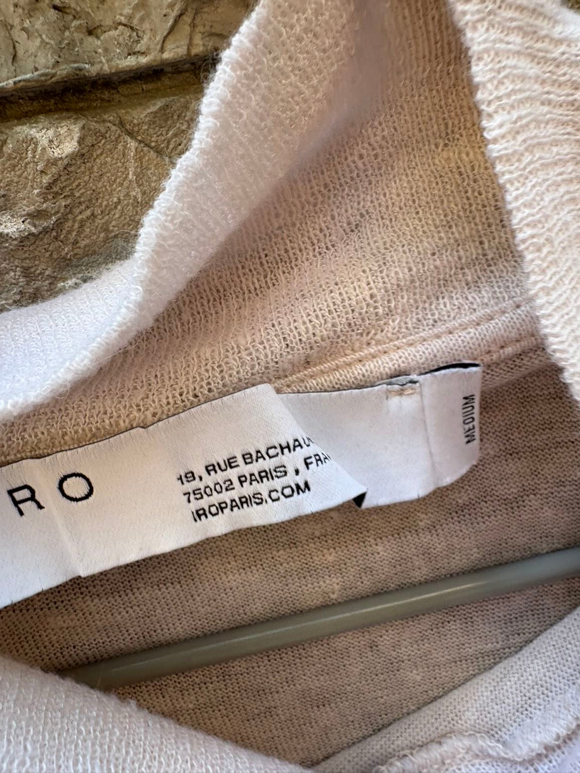 IRO. Top beige lino manga larga