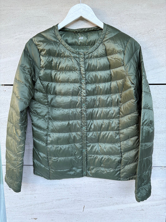 UNIQLO. Ultralight green down jacket. TM