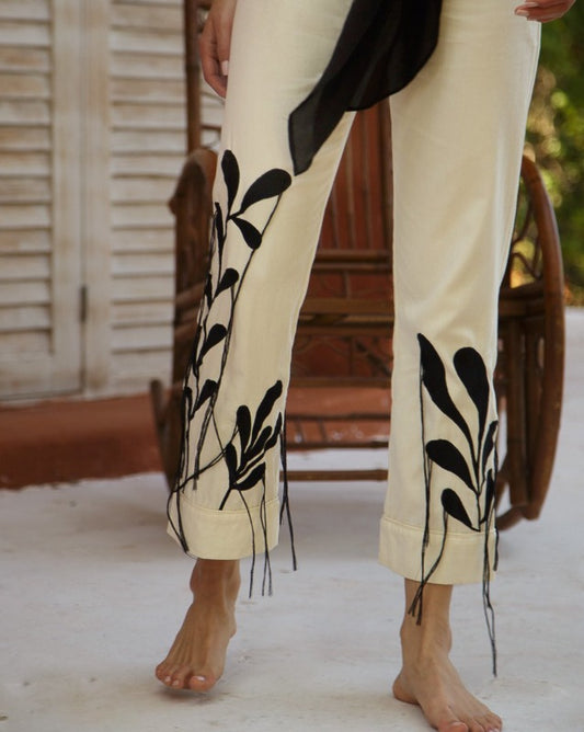 MACSENS. Pantalón beige detalle flecos