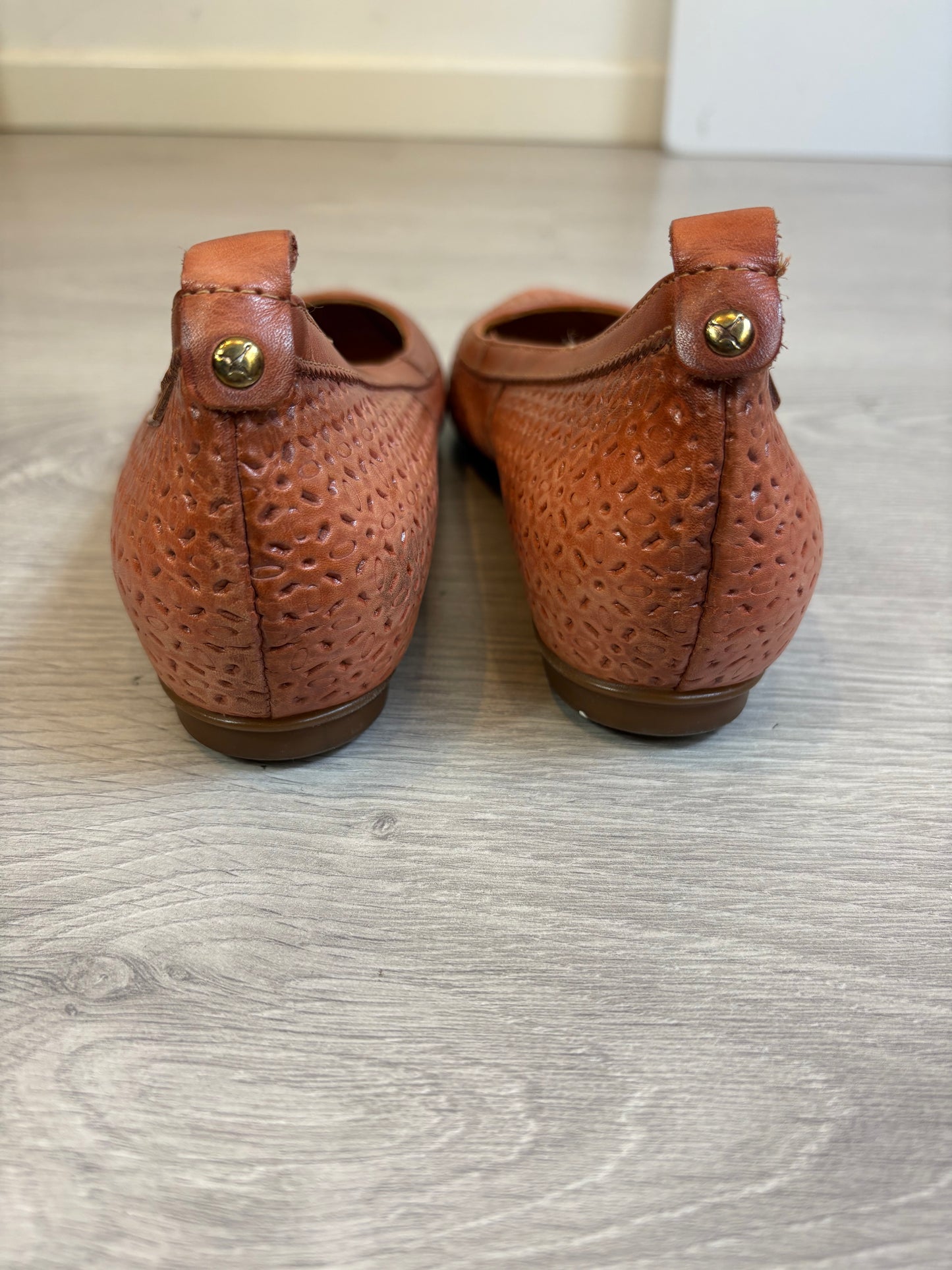 PIKOLINOS. Bailarinas troquelada piel