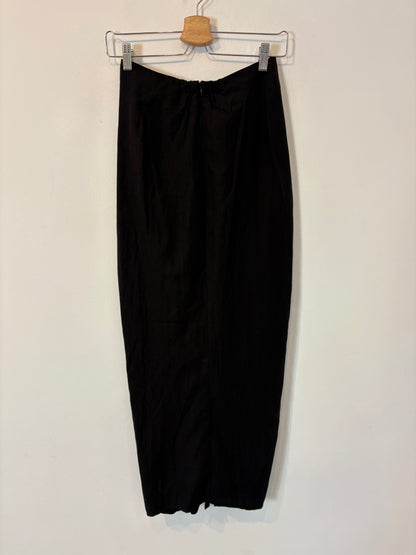 DISSH. Falda negra detalle