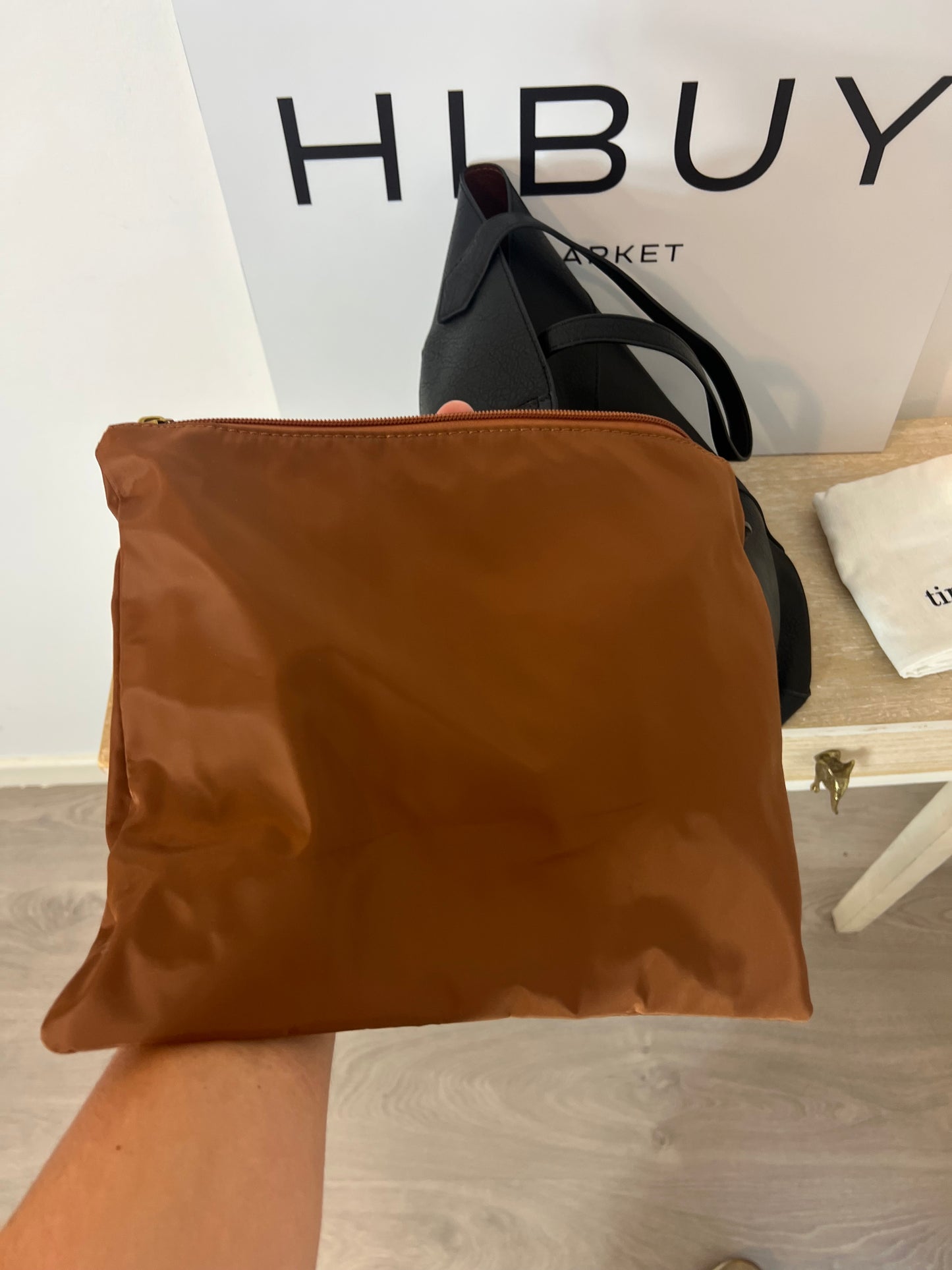 TINTORETTO. Bolso negro efecto piel