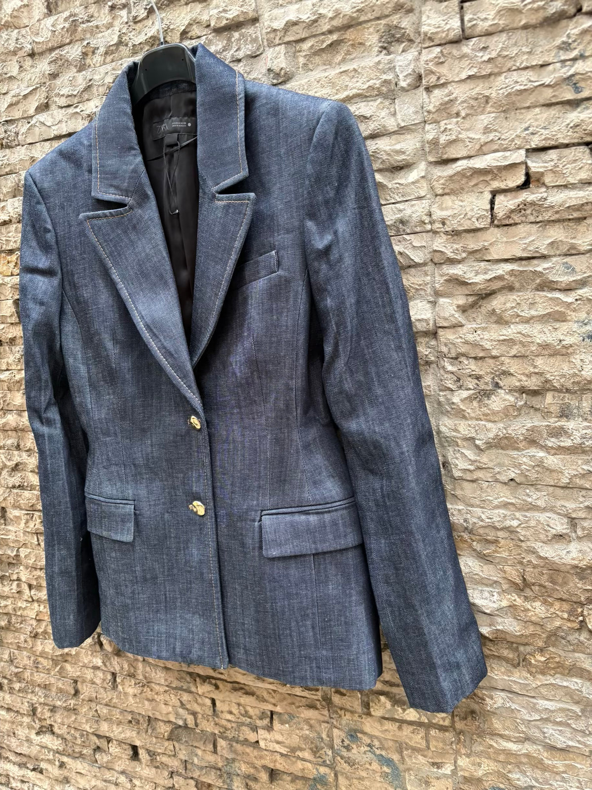 ZARA. Blazer denim costuras