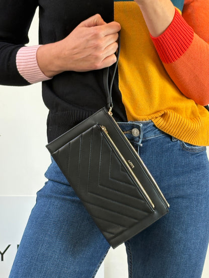 FURLA. Cartera de mano piel