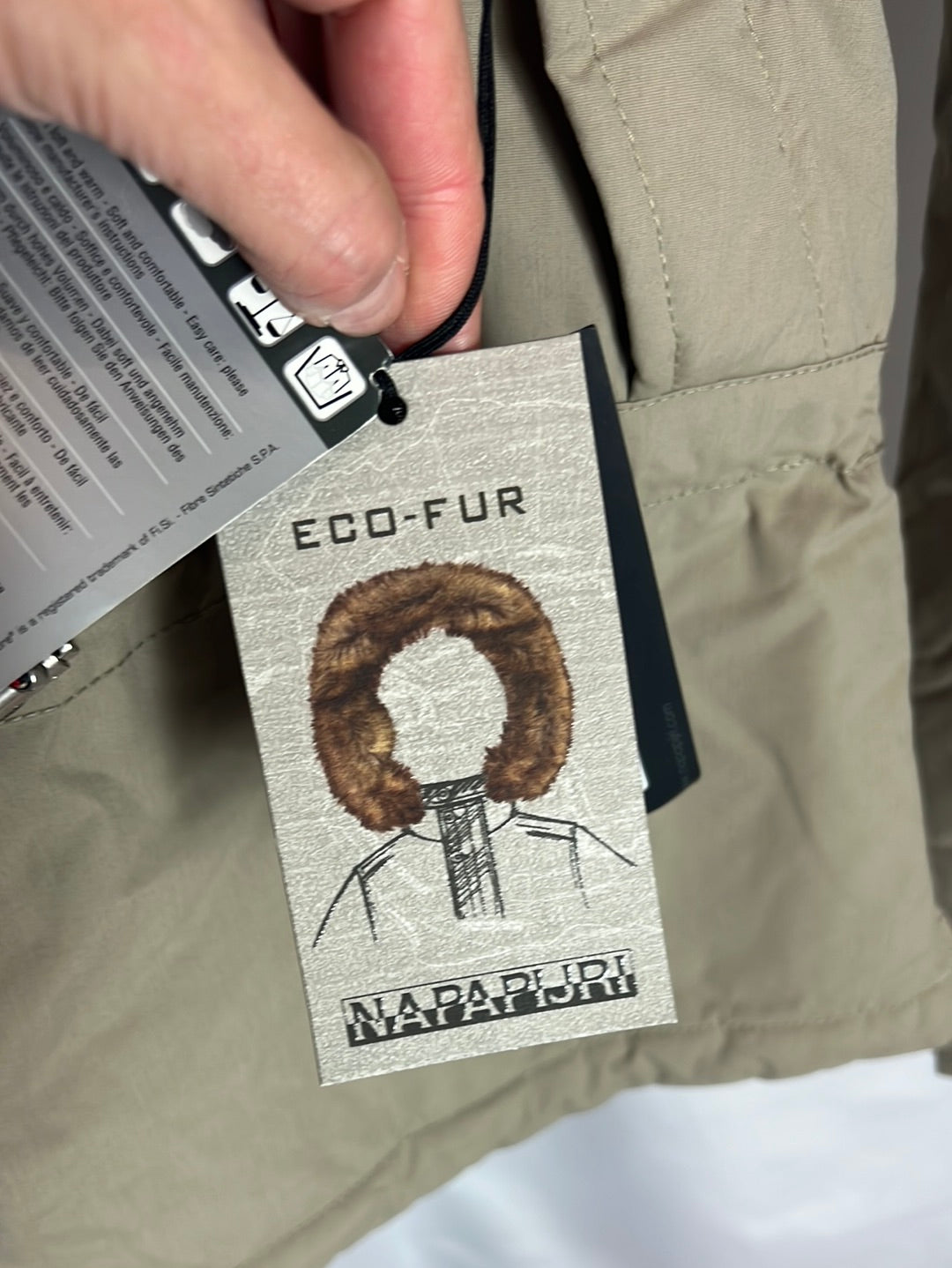 NAPAPIJRI. Abrigo beige bolsillo delantero. T L