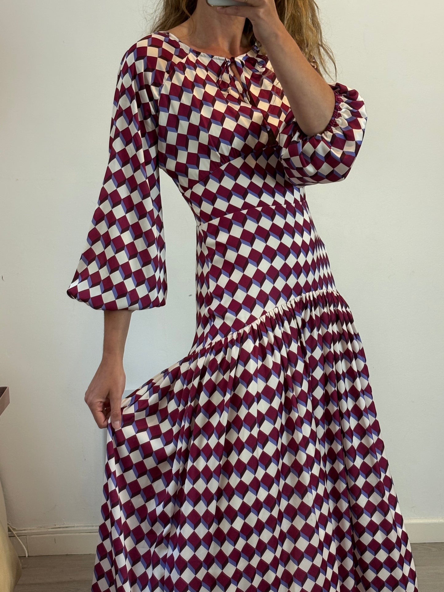 IQ COLLECTION. Vestido largo estampado abstracto