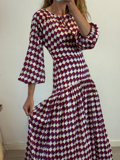 IQ COLLECTION. Vestido largo estampado abstracto