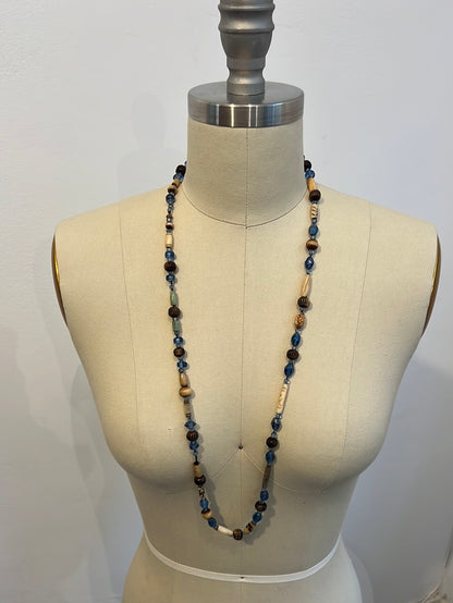 OTRAS. Collar largo bolas colores