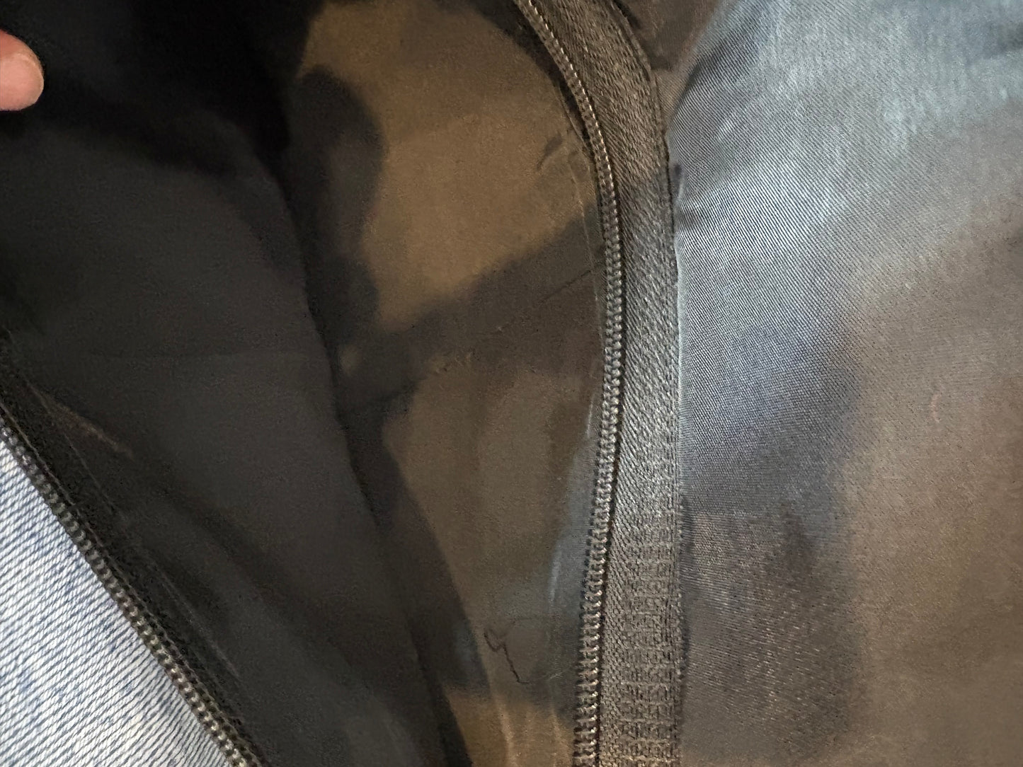 OTRAS. Bolso de mano bordado colores