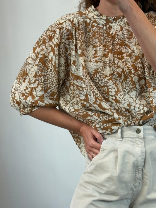 DES PETITS HAUTS. Blusa fluida estampado mostazas