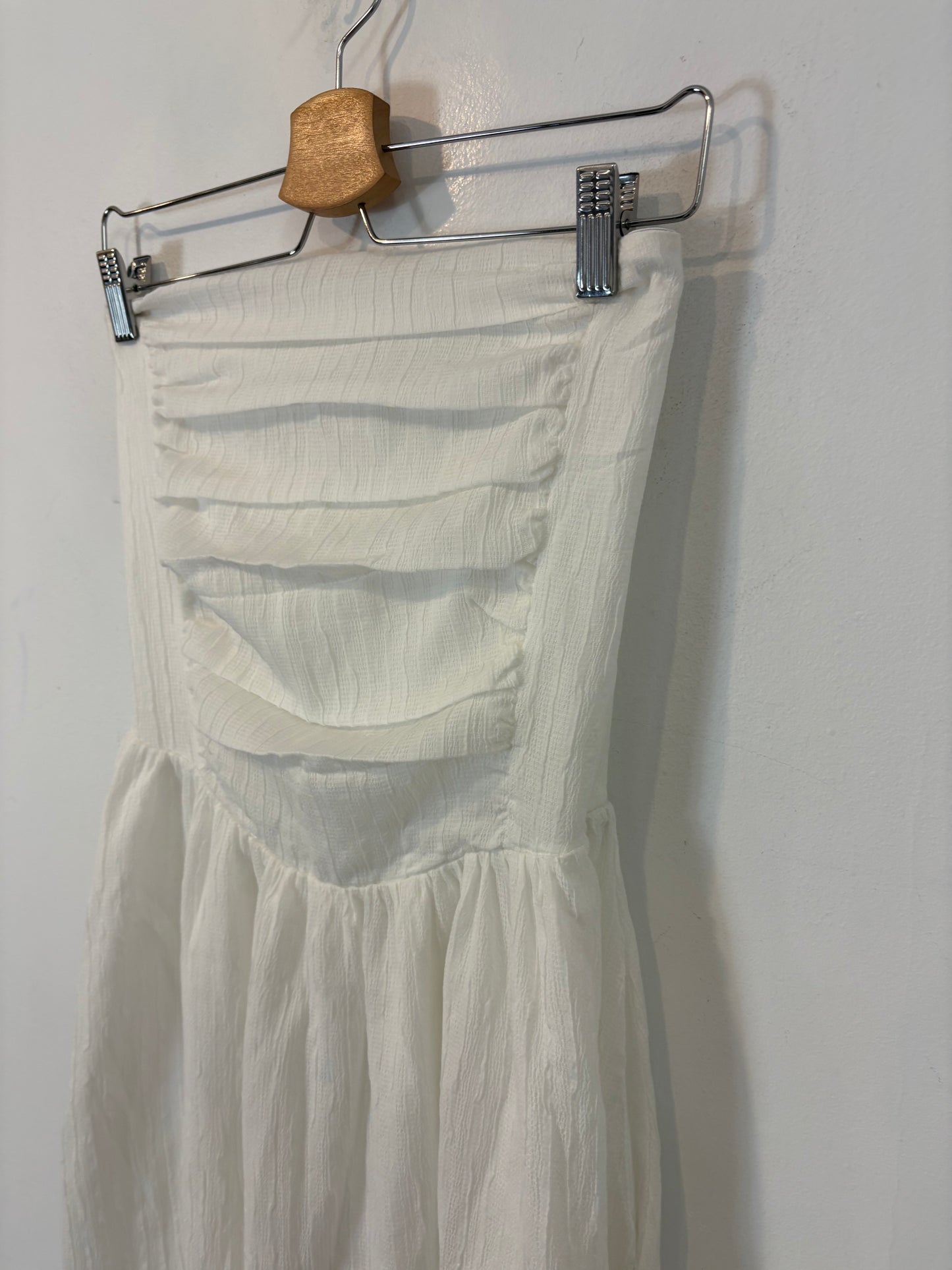 OTRAS. Vestido midi blanco palabra de honor. T S