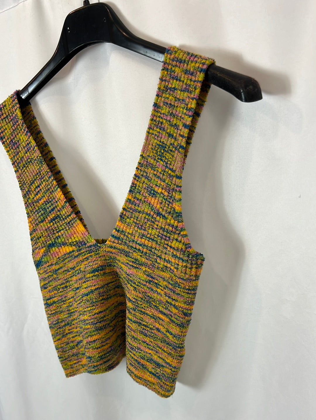 URBAN OUTFITERS. Crotop knitted colors Ts