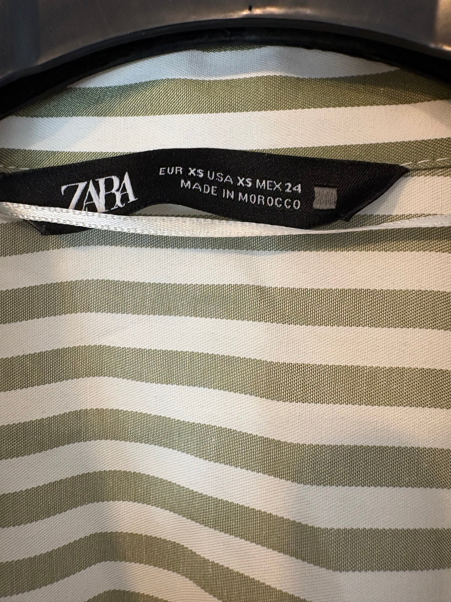 ZARA. Green striped shirt. XS(S)