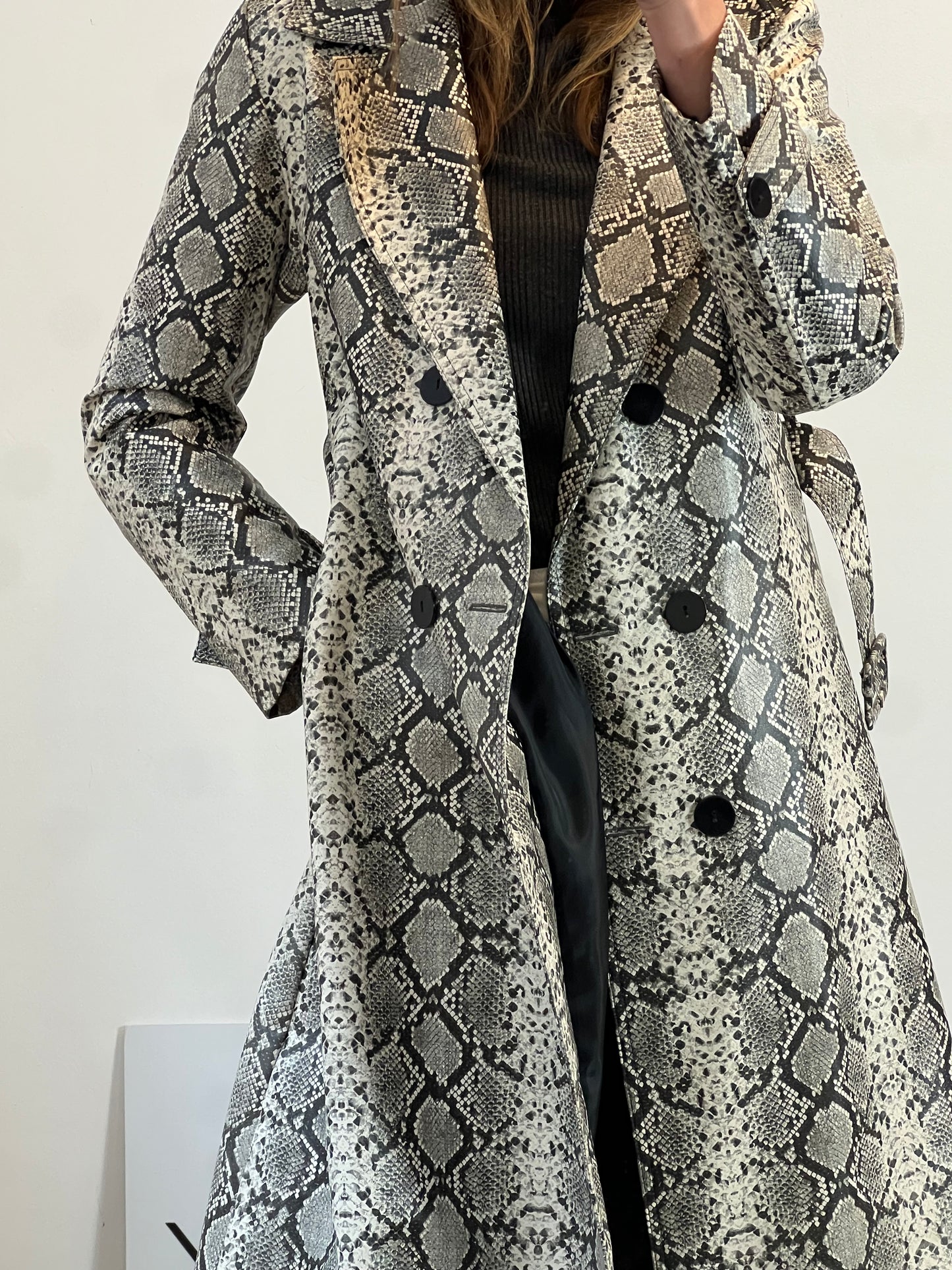 MAGNET. Animal print trench coat Ts