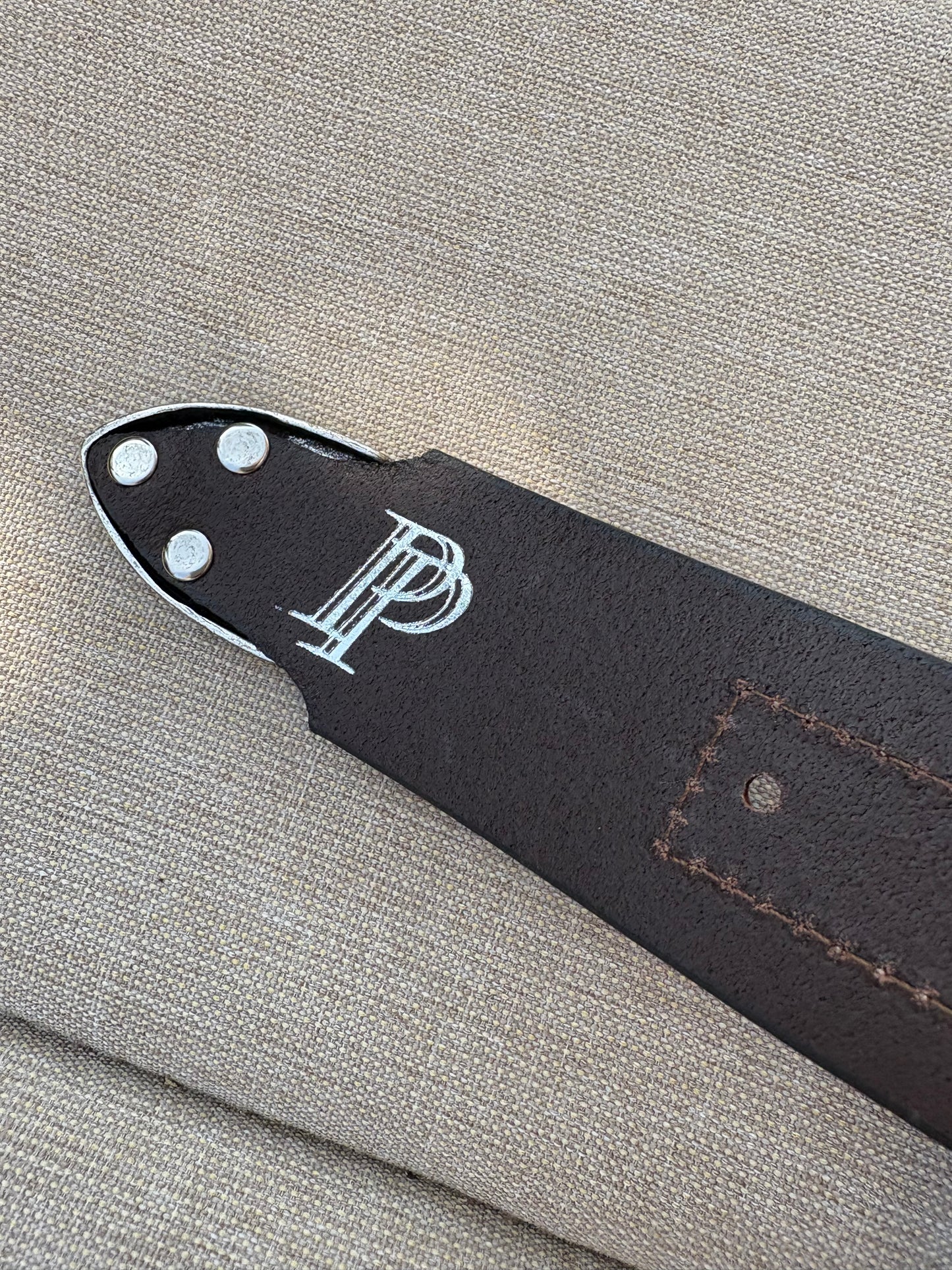 OTRAS. Cinturón marrón piel tachuelas. T S