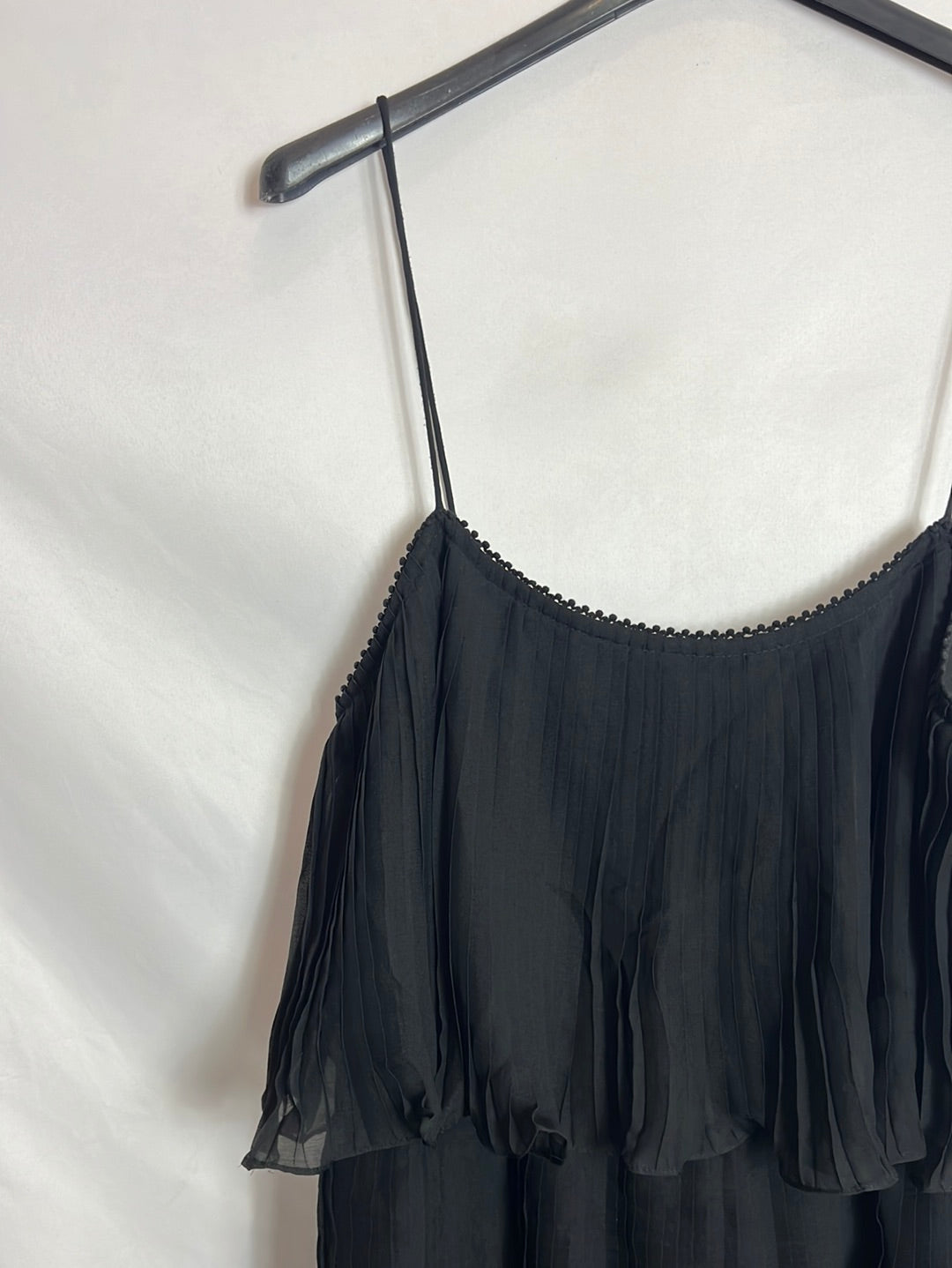 ZARA. Short black dress with ruffles. TL