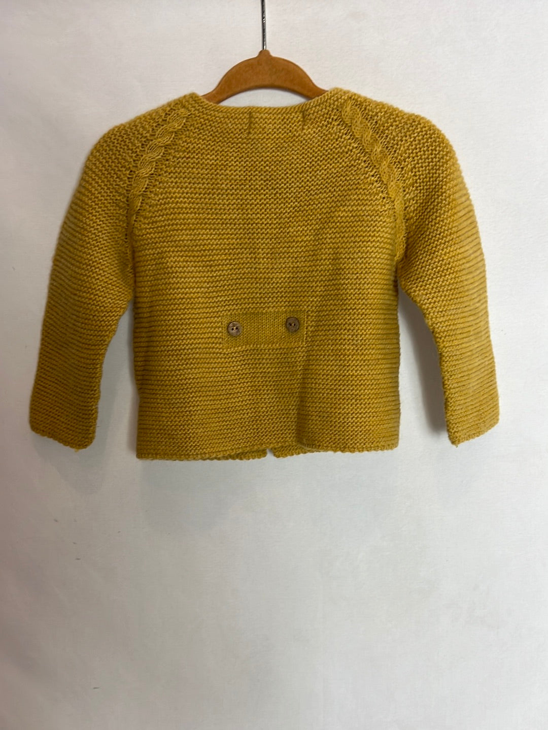 PECESA BABY. Rebeca mostaza bolsillos. T 6 meses