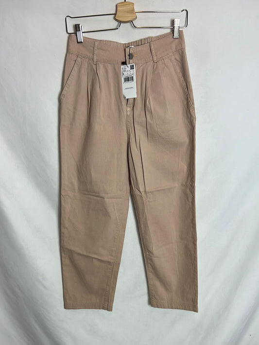 MANGO. Pantalón beige pinzas. T 36