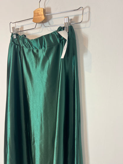 OTHERS. Green satin midi skirt. TS/ M