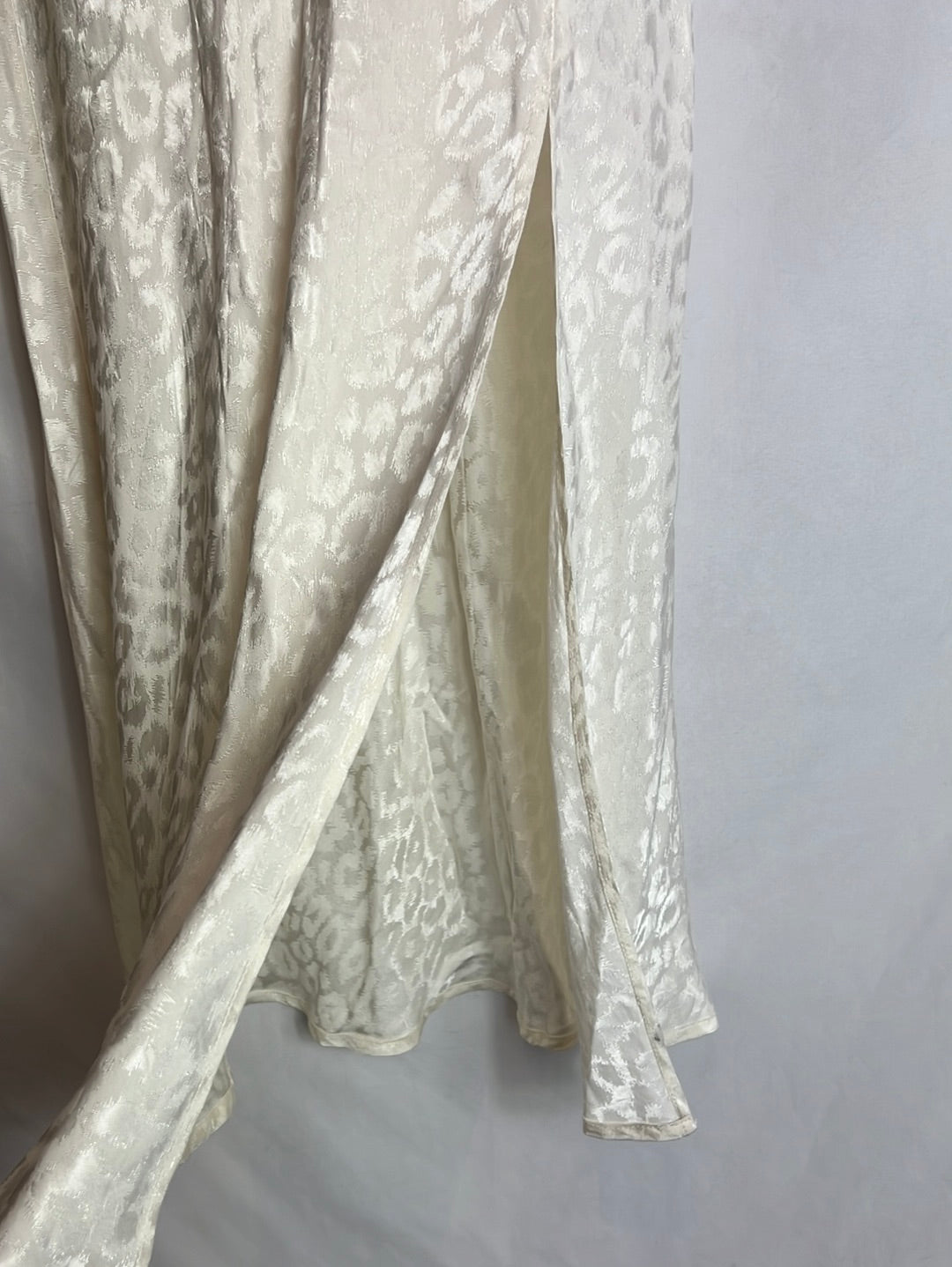 RAT&amp;BOA. Off-white print midi skirt. T XS