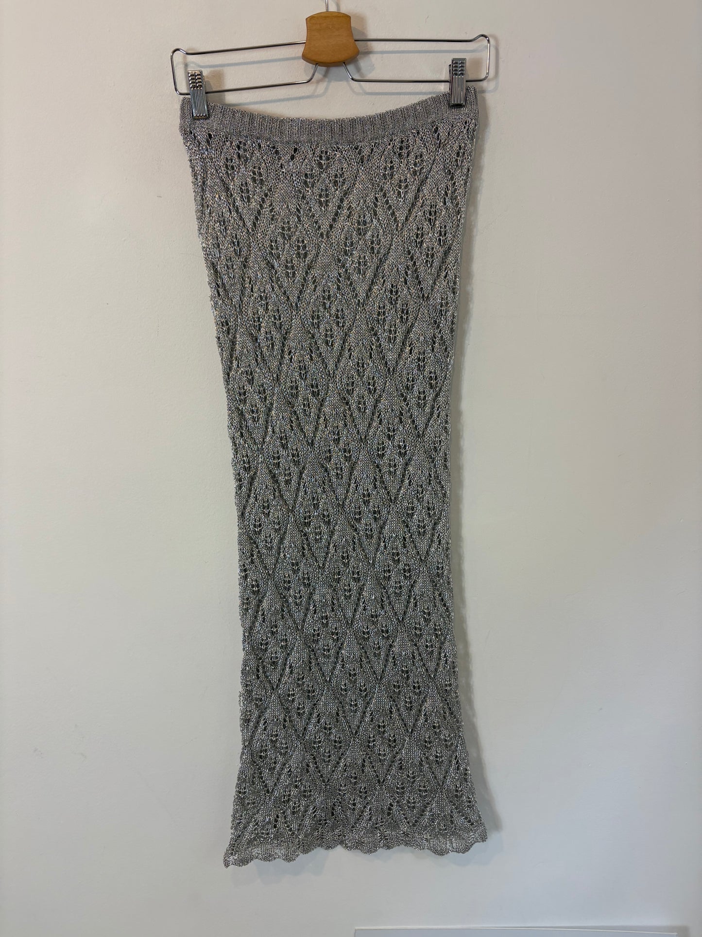 ZARA. Conjunto top y falda plateada crochet. T S/M