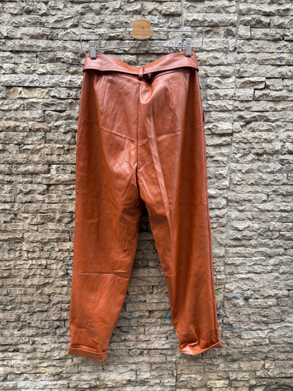 ANTIK BATIK. Pantalón camel pinzas