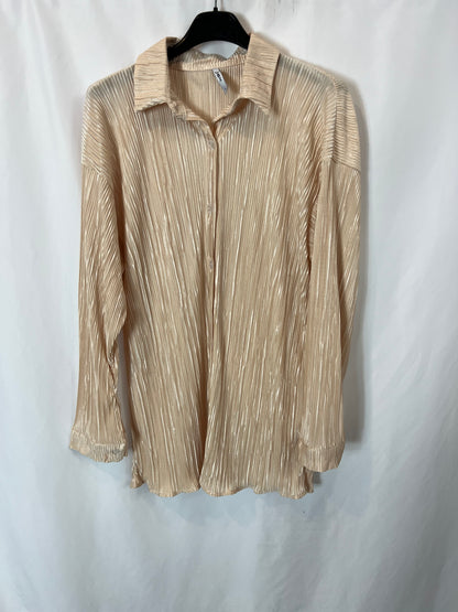 CBZ. Total look beige plisado T.s