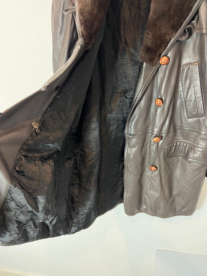 JIL SANDER. Abrigo marrón piel. T 40