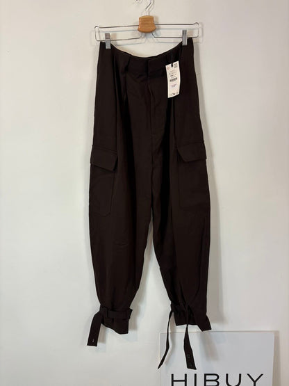 ZARA. Pantalón marrón pinzas detalle tobillo