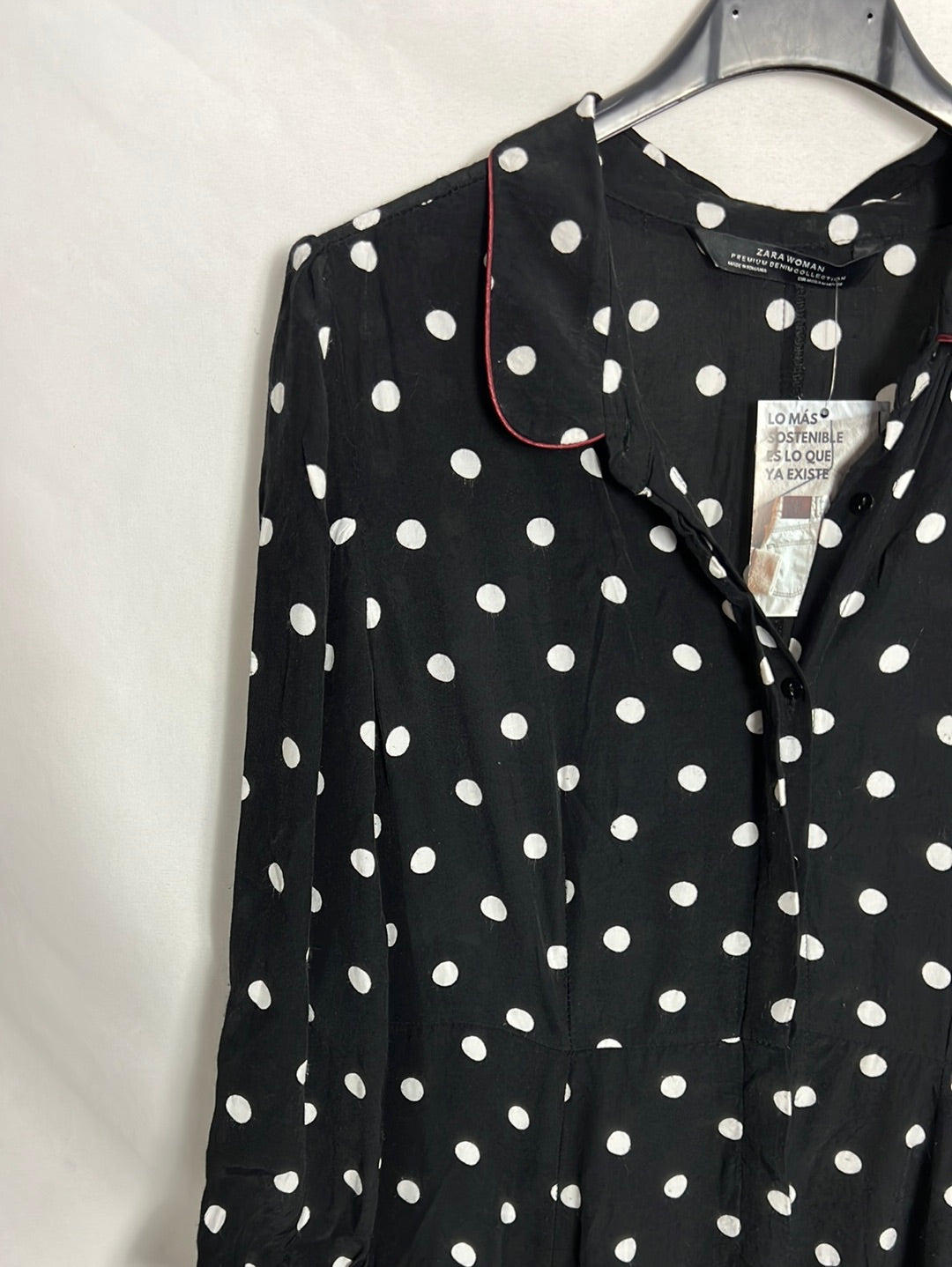ZARA. Vestido largo negro lunares blancos. T M