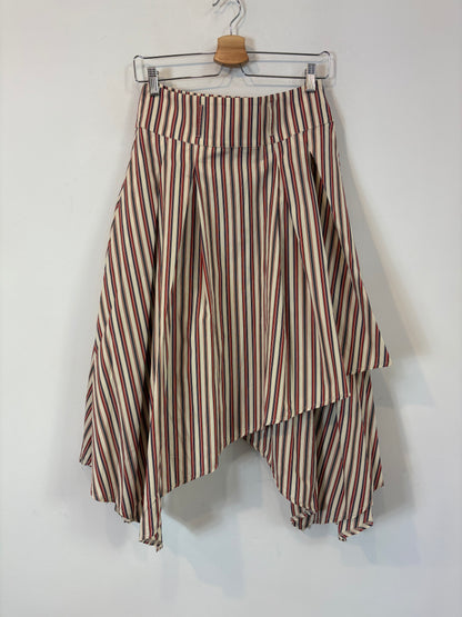 THE LABEL EDITION. Total look falda y blusa rayas asimetrias