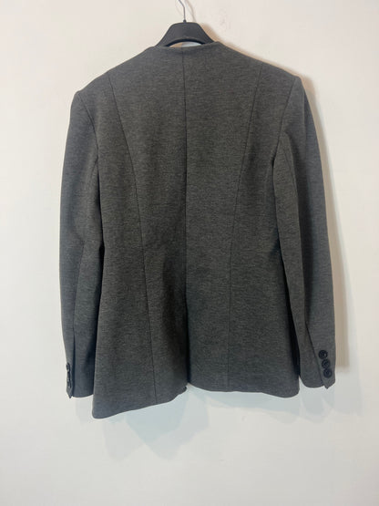 IQ COLLECTION. Chaqueta gris detalles negros T.l