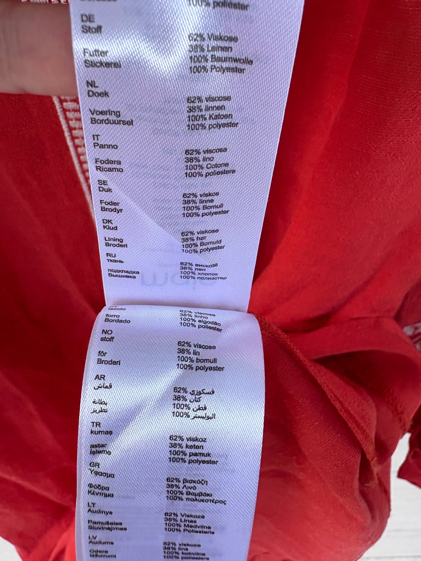 MAJE. Vestido corto rojo bordados. T 1 (S)