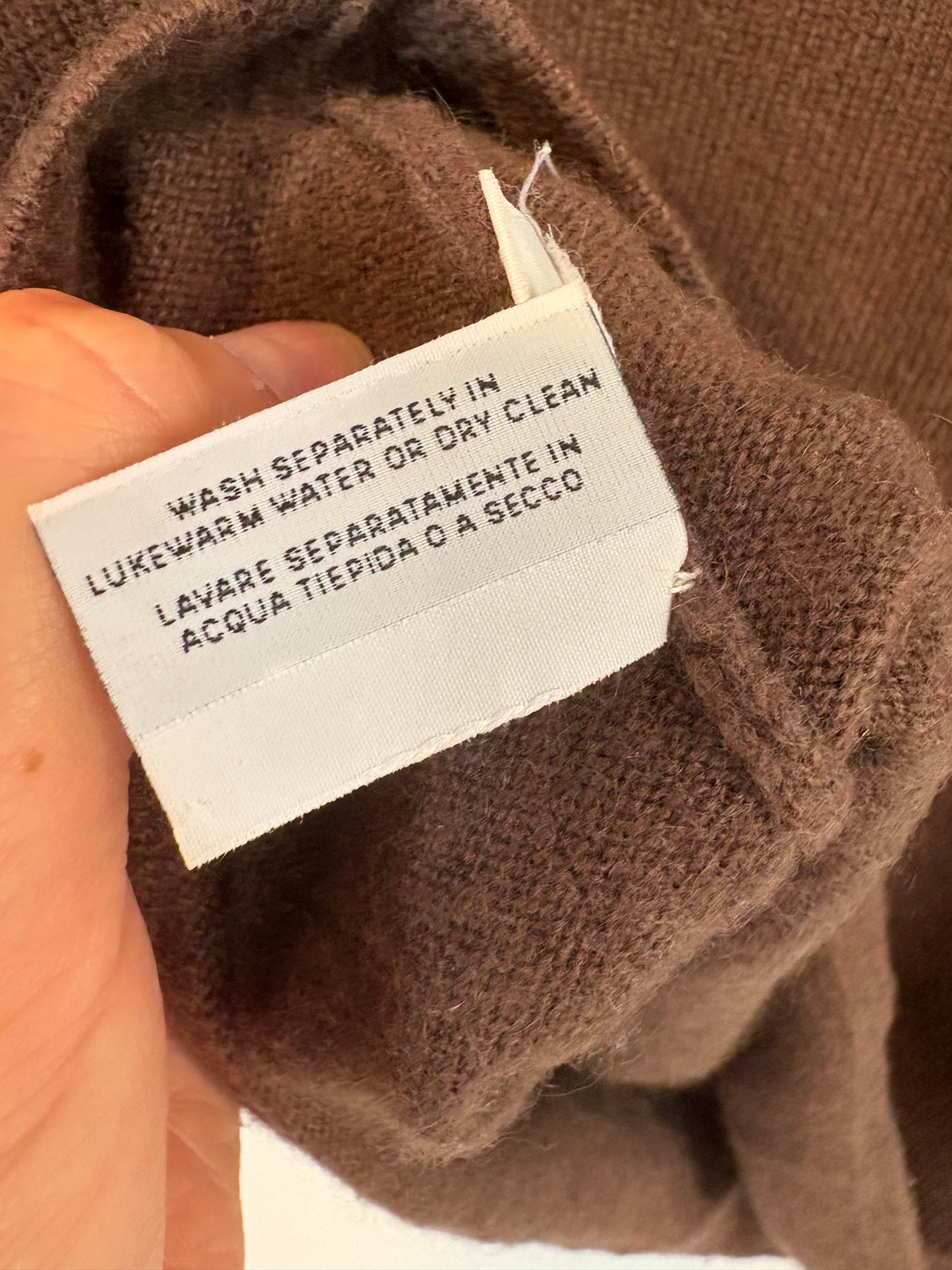 OTHERS. Brown cashmere turtleneck sweater. TS