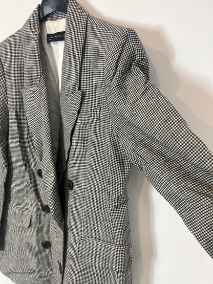 ZARA. Blazer con lino negra y blanca cuadros vichí T.s