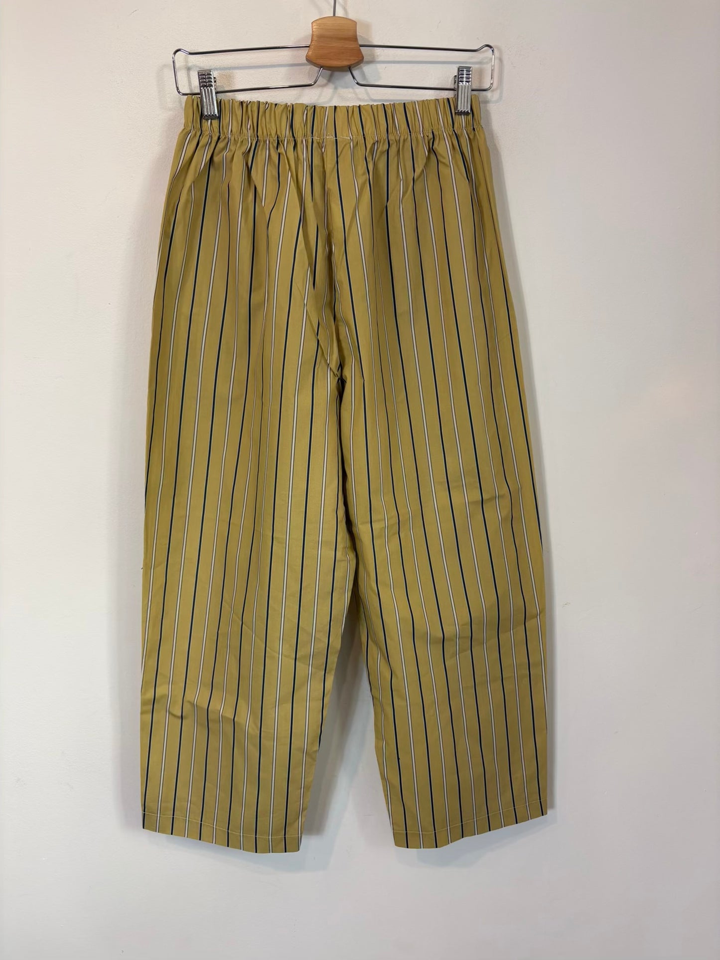 JOHANNA PARIS. Pantalón algodón pistacho rayas