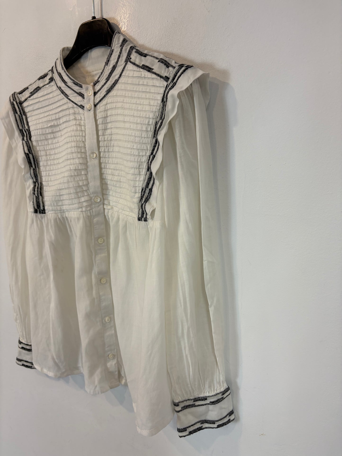 BA&SH. Blusa blanca bordados
