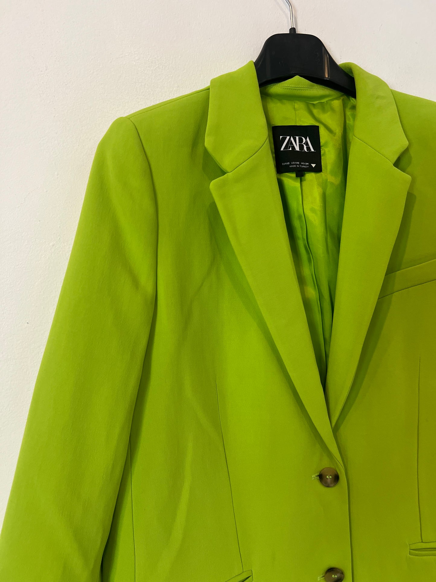 ZARA. Total look blazer y pantalón verde. T XS/S